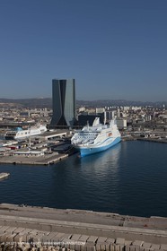 14 01 2012 - Marseille (FRA,13) - Compagnie La Méridionale - le Piana devant Marseille et les Calanques