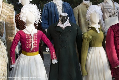 31 10 2013 - Ansouis (FRA,84) - Chateau d'Ansouis - Costumes de l'exposition Habits d'hommes