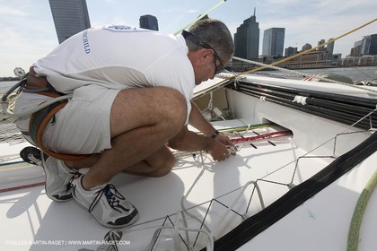 05 07 2012 - New York (USA) - Ocean Krys Race - Speed runs in fornt of NY city