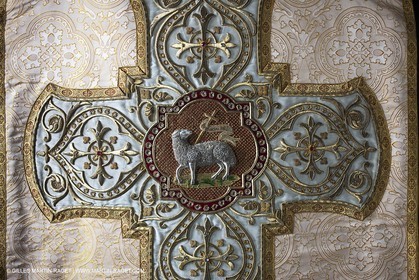 04 02 2013 - Marseille(FRA,13), Notre Dame de la Garde, Vêtements liturgiques