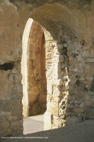 France, Provence, Villages du Luberon, détails, vieilles pierres, portes, toitures