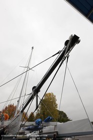 08 10 10 - St Sulpice (SUI) - Hydroptere.ch touches water