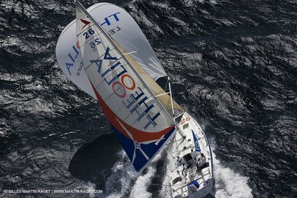 06-26-2007 - FIGARO II - THEOLIA - Skipper : Robert Nagy - Training off Marseille (south France) with strong wind conditions