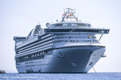 Paquebots, liners, cruise ships