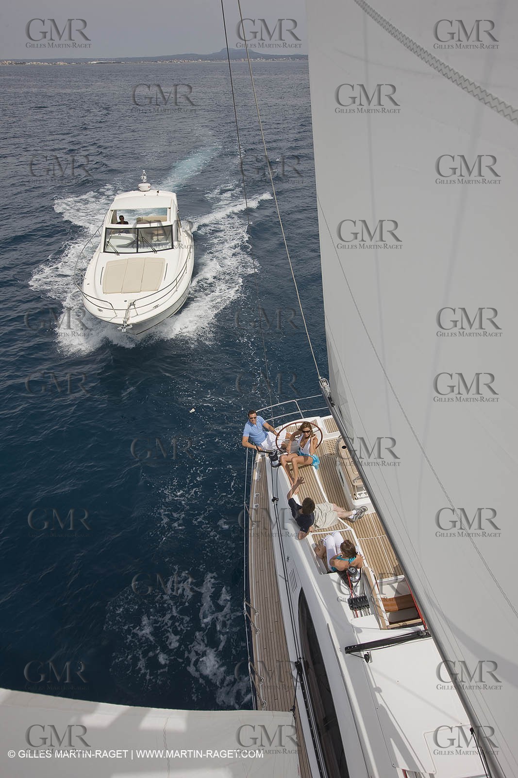Cruising monohull mooring