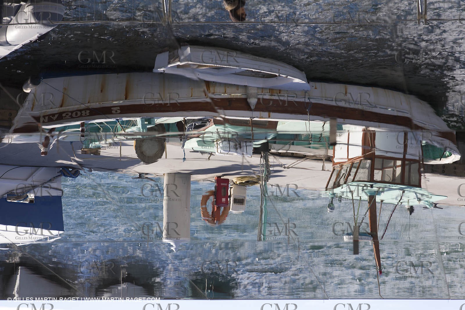 04 02 2013 - Marseille (FRA,13) - Vieux Port (historical port) refit - Works on the shadow maker