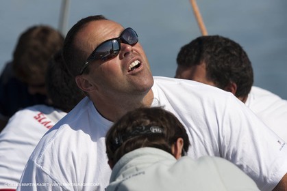 26 08 2008 - Anacortes (WA, USA) - America's Cup - BMW ORACLE Racing - 90 ft trimaran launch - structural tests completed by design team