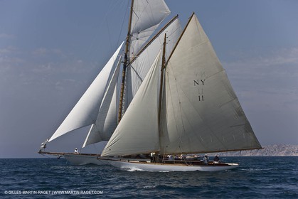 Sailing, Classic yachts, Voiles Vieux Port 2009, Marseille (FRA)