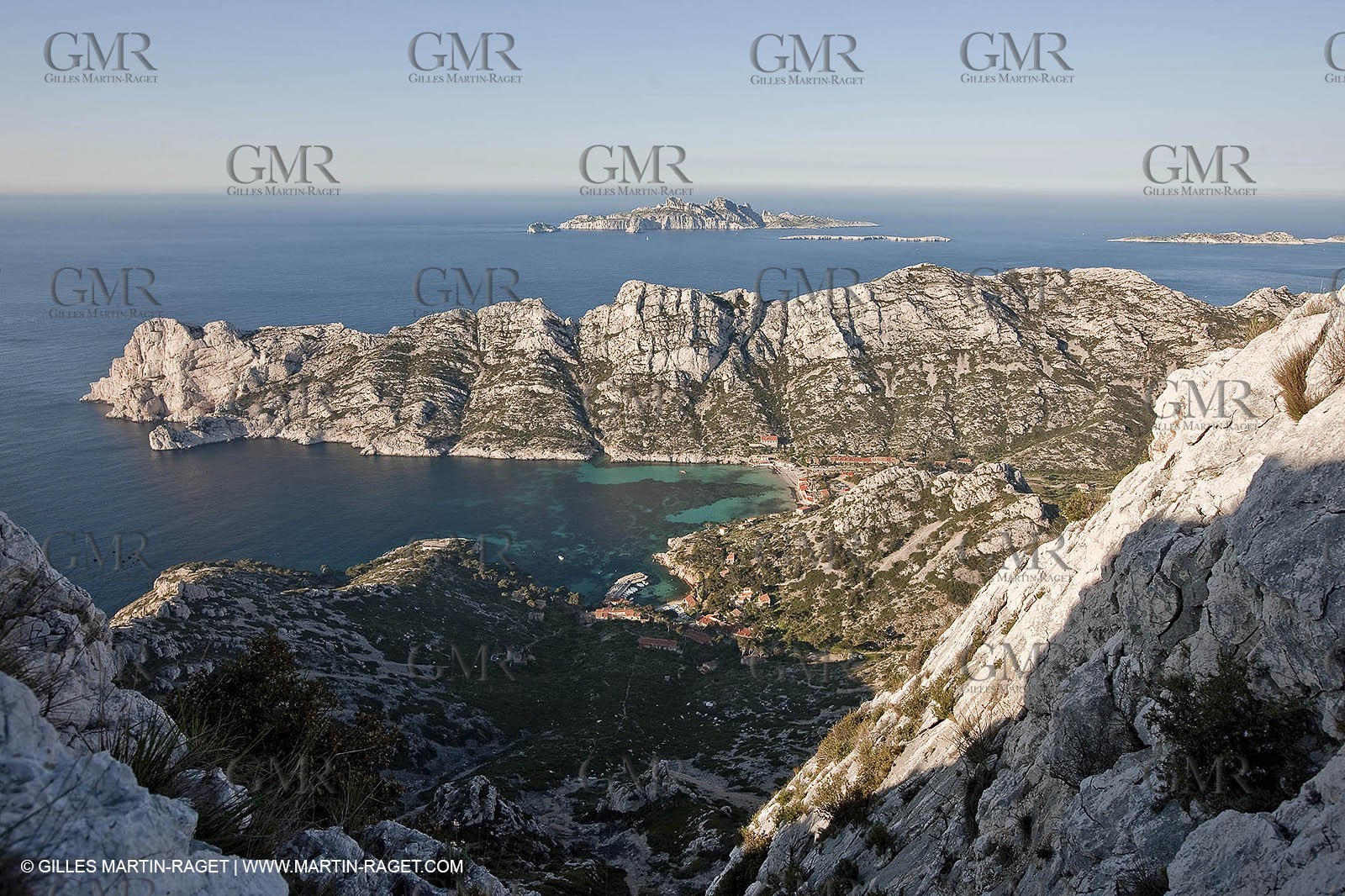 04 04 2009 - Marseille (FRA, 13) - Les Calanques - Marseille as seen from the top of the Baou Rond summit