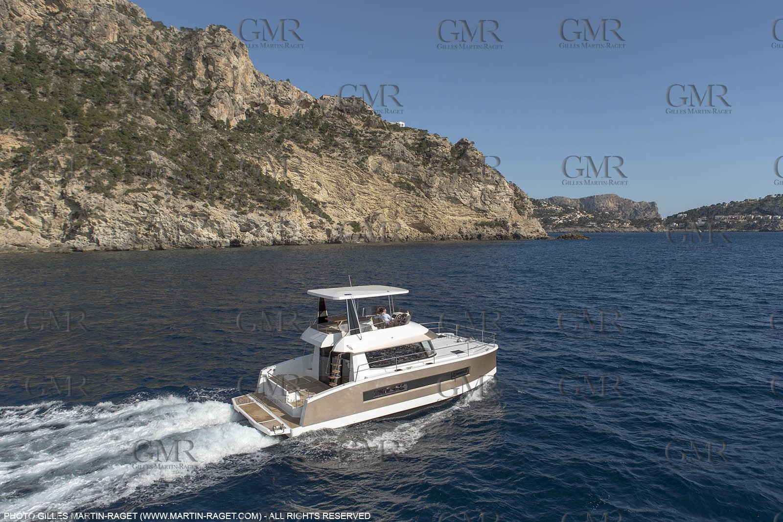 08 04 2015, Andraitx (Isla de Mallorca, Islas Baleares, ESP), Chantier Fountaine-Pajot, Motor Yacht 37
