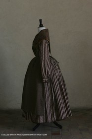 May 2004 - La Tour d'Aigues (FRA, 84) - Old costumes for women of the South exhibition