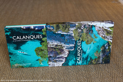 09 11 2010 - Marseille (FRA,13) - Photos du livre Calanques, si proches, si lointaines, Ed. Cres, Texte Juliette Lembot, Photos Gilles Martin-Raget