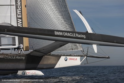 19 01 2010 - Valencia (ESP) - 33rd America's Cup - BMW ORACLE Racing - Boat preparation