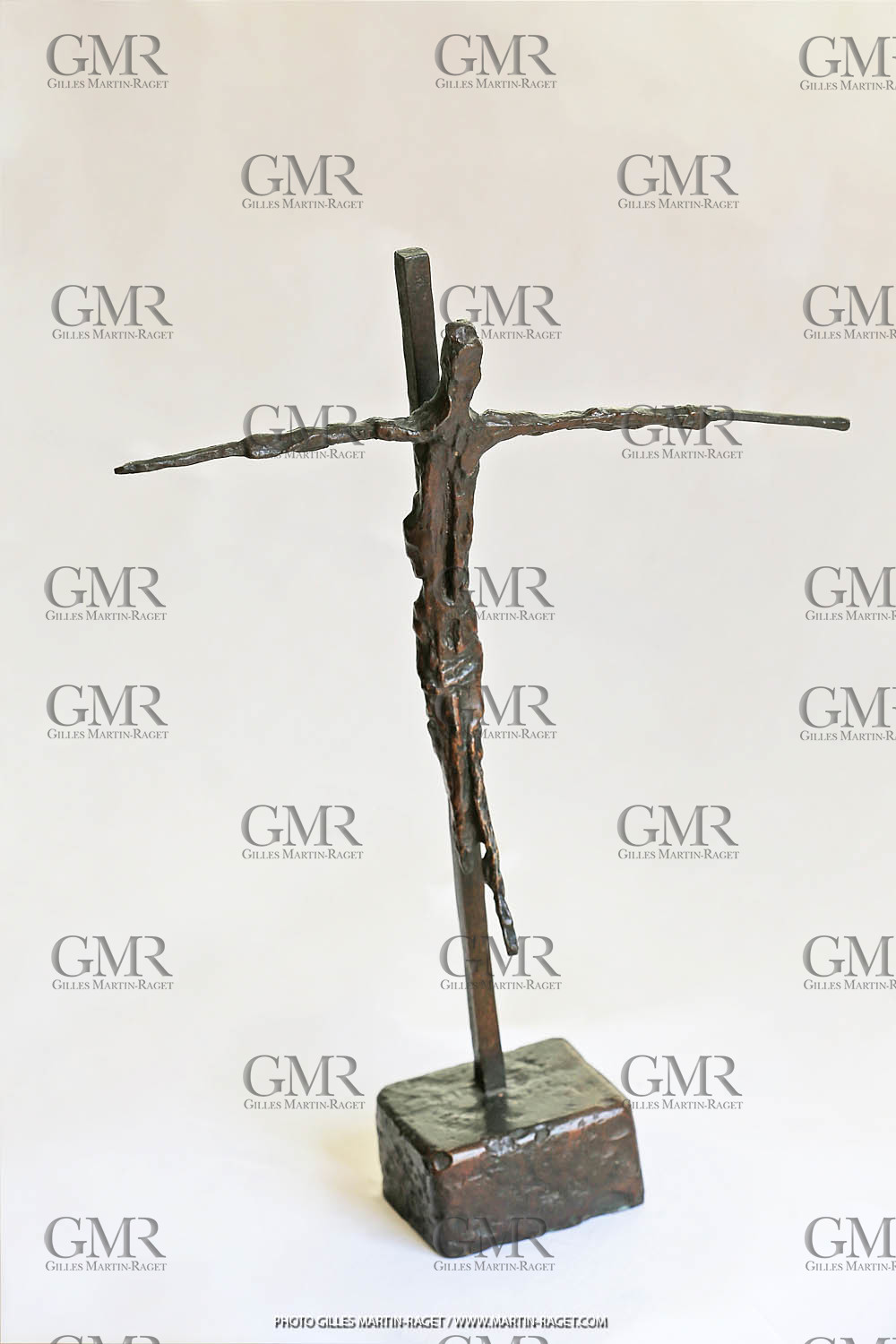 20 03 2016, St Remy de Provence, Oeuvre de Germaine Richier, Le Christ d'Assy I, petit 1950, Bronze patiné foncé, 45 x 32,5 x 8 cm, Collection particulière
