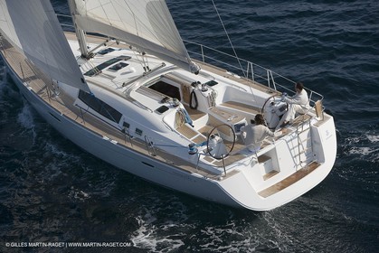 Crusing monohull sailing