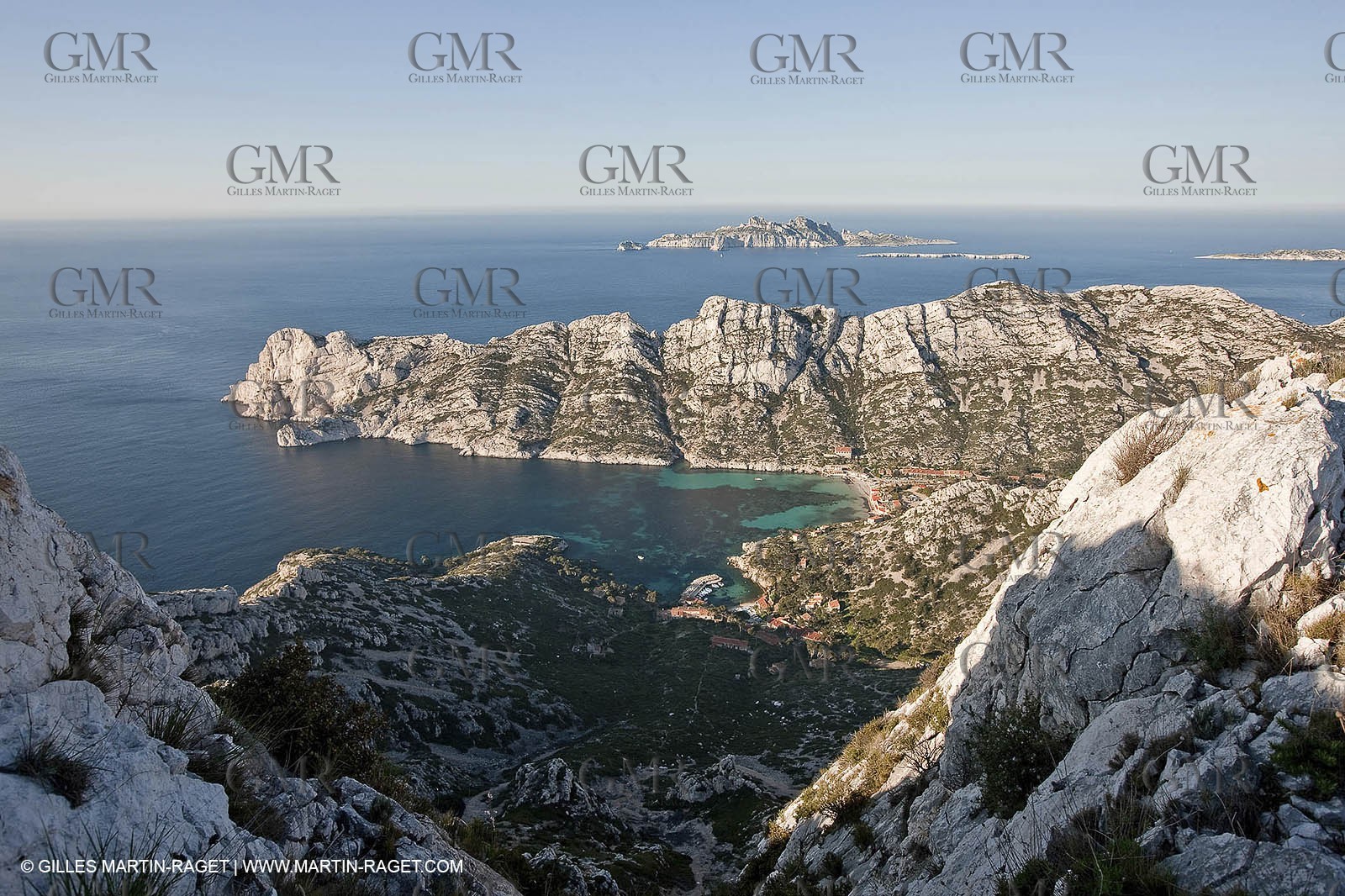 04 04 2009 - Marseille (FRA, 13) - Les Calanques - Marseille as seen from the top of the Baou Rond summit