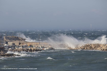 14 03 13 - Marseille (FRA) - Tempête de Mistral