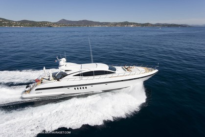 06 09 2007 - Saint Tropez (FRA, 83) - Superyachts - Motoryachts - Mangusta 92 Triple Fun in Saint Tropez - Mooring at Club 55 at Pampelonne Beach