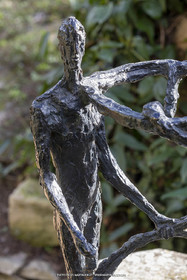 19 02 2020, St Rémy de Provence (FRA,13), Oeuvre de Germaine Richier, Le Sablier III 1953, Bronze patiné foncé, Epreuve d'exposition, 68,5 x 31 x 28 cm, collection particulière
