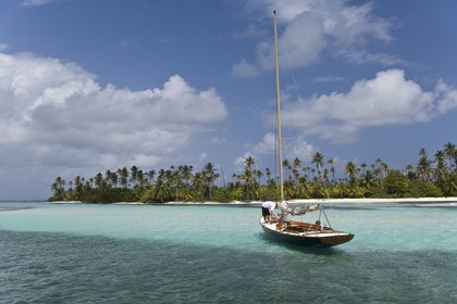 01 02 2008 - San Blas Archipelago (Panama) - Motor Yacht Senses
