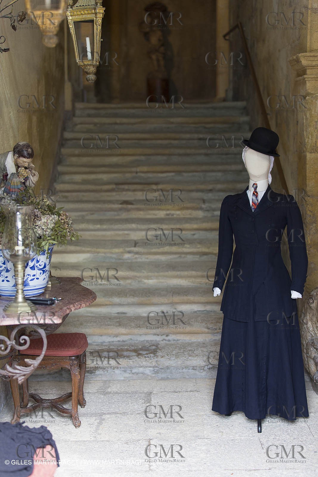 31 10 2013 - Ansouis (FRA,84) - Ansouis castle - Costumes of the exhibit Men costumes