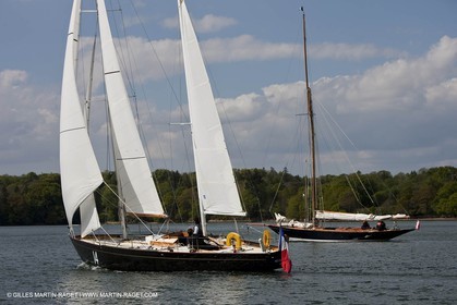 19 05 2010- Benodet- (FRA,56)  -  Pen Duick II dans l'Odet