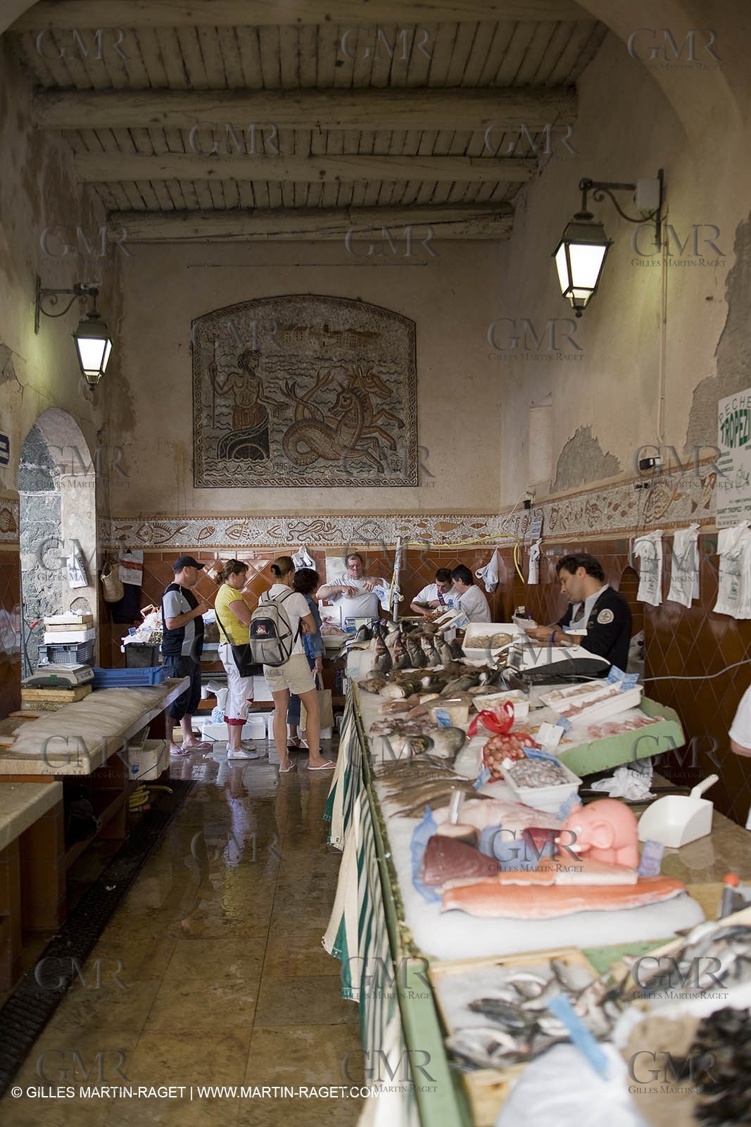 06 09 2007 - Saint Tropez (FRA, 83) - Superyachts - Motoryachts - Mangusta 92 Triple Fun in Saint Tropez - - Shopping in Saint Tropez