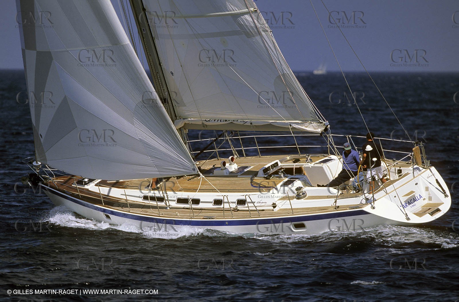 Crusing monohull sailing