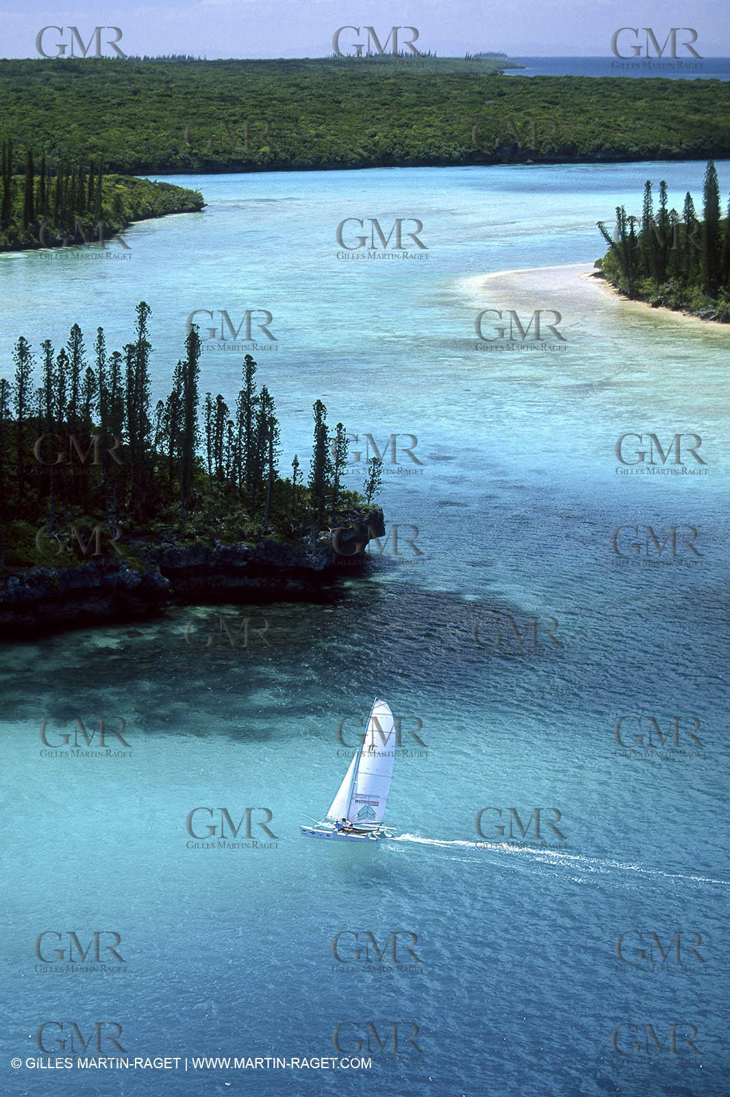 Destinations - South Pacific Ocean - New Caledonia - Pines Island