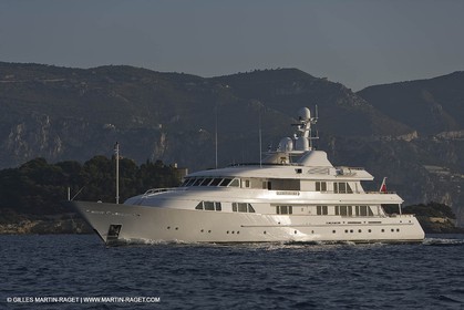 28 07 2007 - St Jean Cap Ferrat - SuperYachts - Motor Yachts - Hampshire