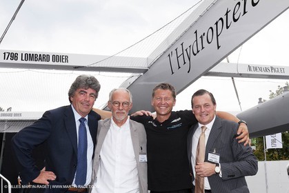 23 08 2010 - Ecublens (SUI) - L'Hydroptère.CH - Sortie de chantier - Patrick Aebischer (EPFL) Thierry Lombard (Banque Lombard-Odier), Alain Thébault, Philippe Merk (Audemard Piguet)