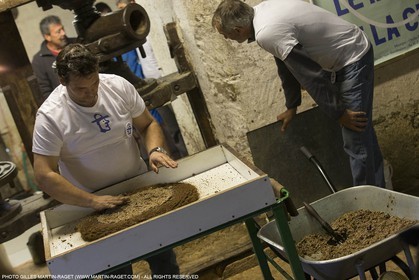 14 11 2015, Saint-Etienne du Grès (FRA,13), traditional making of olive oil at La Croix mill