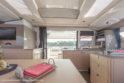 12 09 2016, Cannes (FRA,06), Chantier Fountaine-Pajot, Helia 44