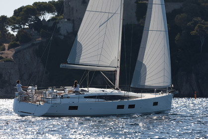 28 08 2016, Hyères (FRA,83), Chantier Jeanneau, Jeanneau Yacht 51