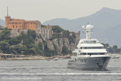 21 09 2014 - Cannes (FRA,83), Motor yacht TV