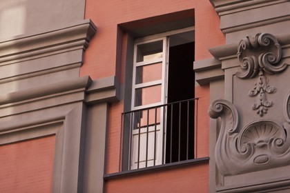 24 02 2012 - Naples (ITA) - 34th America's Cup - America's Cup World Series Naples 2012 - Naples Preview - Naples hisrtoric center streets