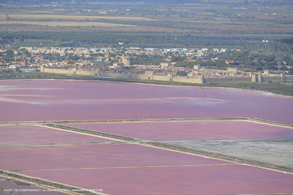 Marais salants à Aigues Mortes