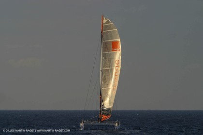 Orange II - 2004 Jules Verne Trophy - Ouessant - first starting line crossing