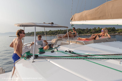 12 09 2016, Cannes (FRA,06), Chantier Fountaine-Pajot, Helia 44