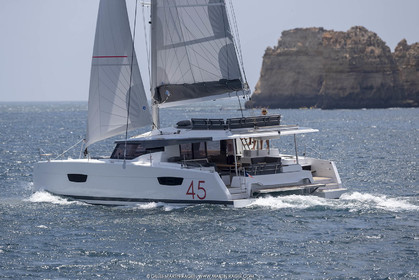 08 07 2019, Lagos (Portugal), Chantier Fountaine-Pajot, Fountaine-Pajot 45