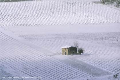 France, Provence, Neige en hiver   Snow in Provence