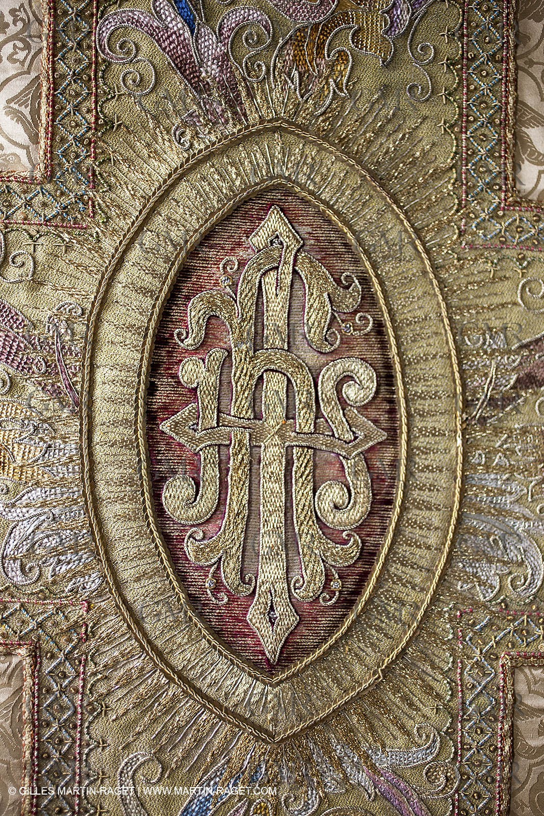 04 02 2013 - Marseille(FRA,13), Notre Dame de la Garde, liturgical clothing