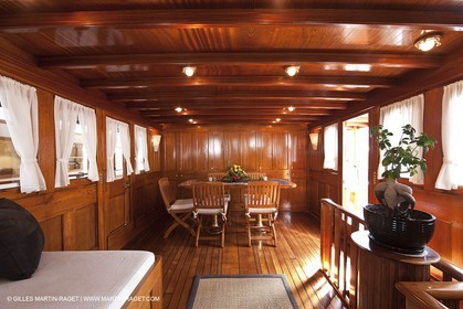 17-19 09 2009 - Monaco (MC) - Centenaire Tuiga, Over the Rainbow