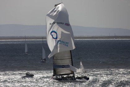05 08 2010 - Cowes (UK, IOW) - The 1851 Cup -  BMW ORACLE Racing -  - Round The Island Race - Back in the Solent.