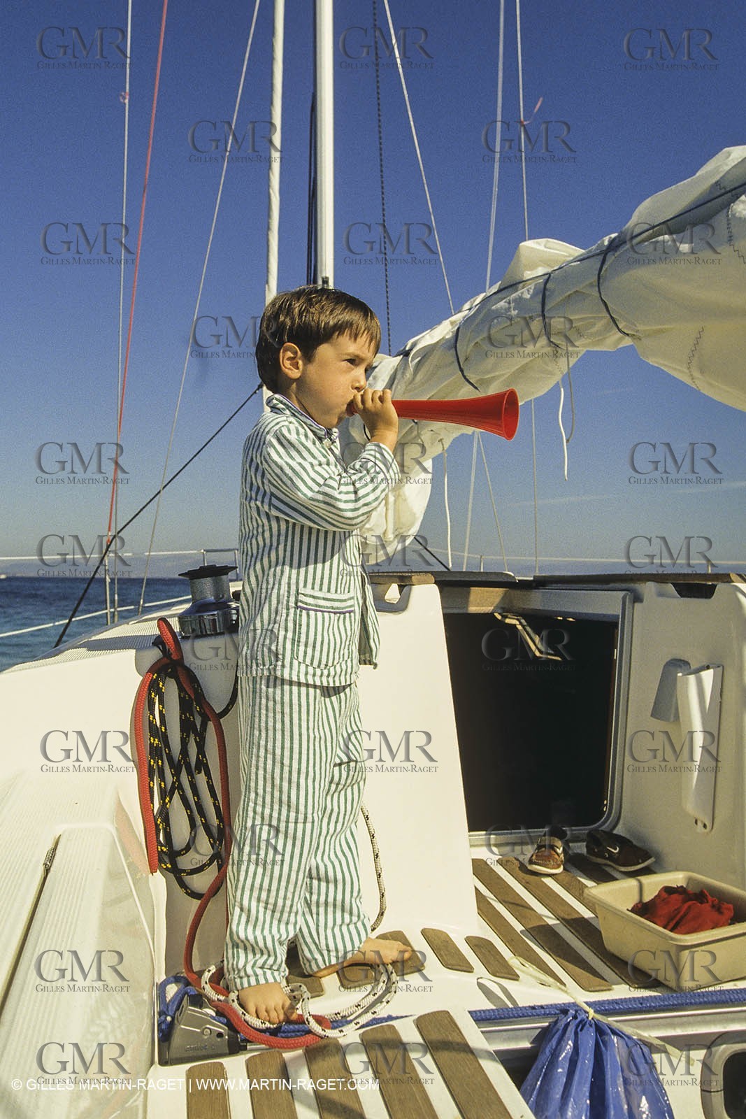Sailing, cruising, people, children
