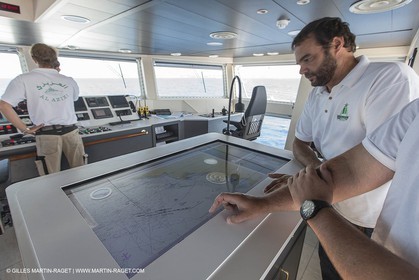 11 09 2014 - la Ciotat (FRA,13) - onboar Al Azzizi, oceanographic research ship buit by H2X boat yard, measure devices manipuation