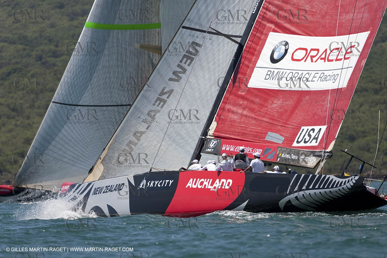 23 01 2009 - Auckland (NZL) -  Louis Vuitton Pacific Series - BMW ORACLE Racing-Tuning up onboard Emirates Team New Zealand yacht