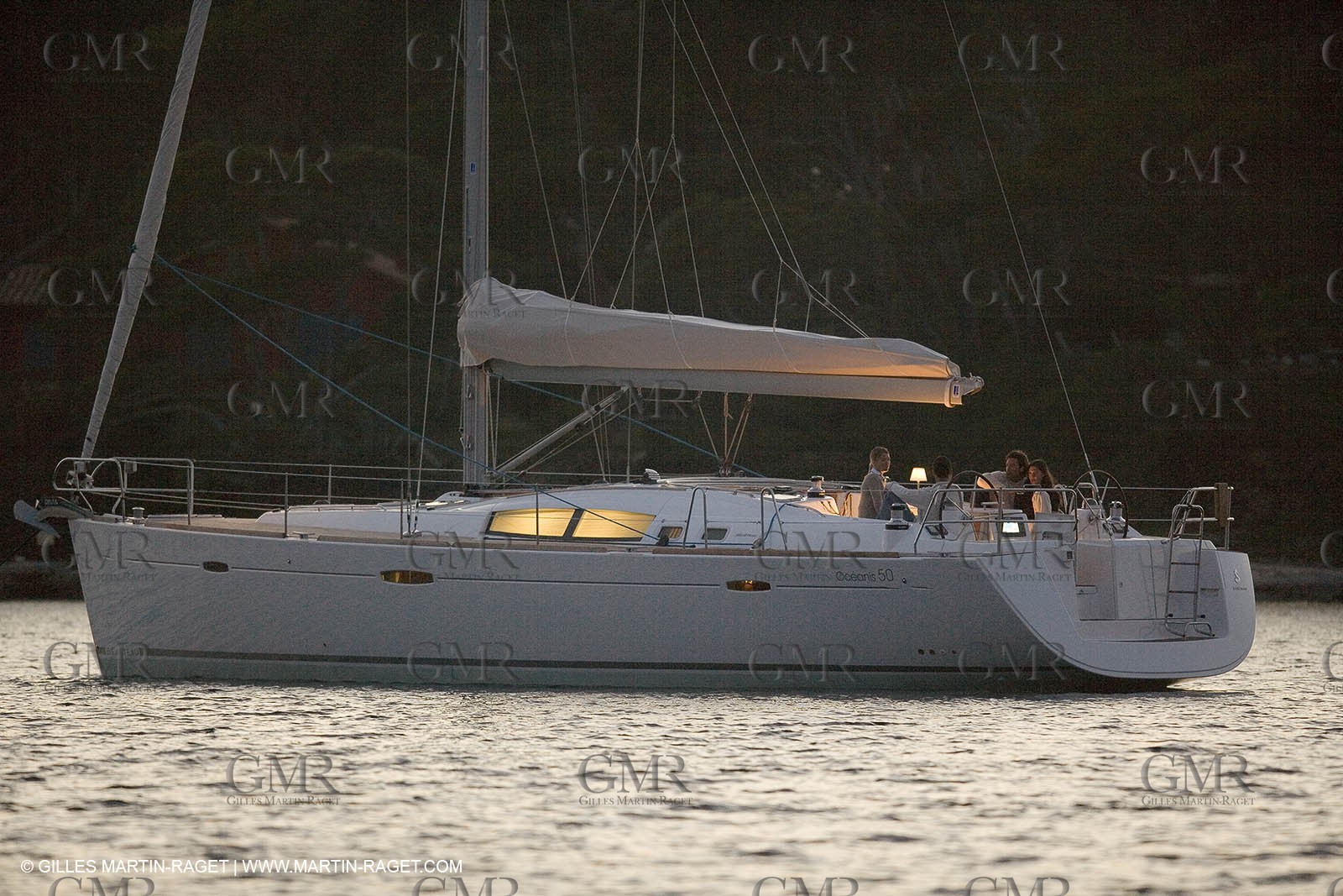 Cruising monohull mooring