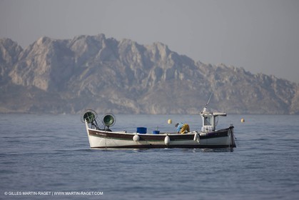 20 06 2008 - Marseille (FRA, 13) - Cruising among the local islands and creeks