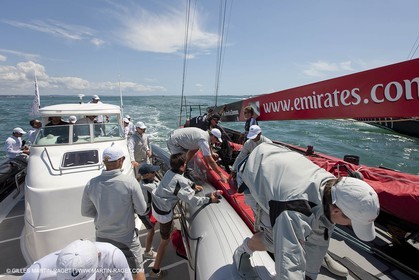 23 01 2009 - Auckland (NZL) - Louis Vuitton Pacific Series - BMW ORACLE Racing - Tuning up onboard Emirates Team New Zealand yacht